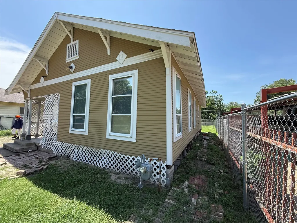 3010 Jerome Street Dallas TX 75223