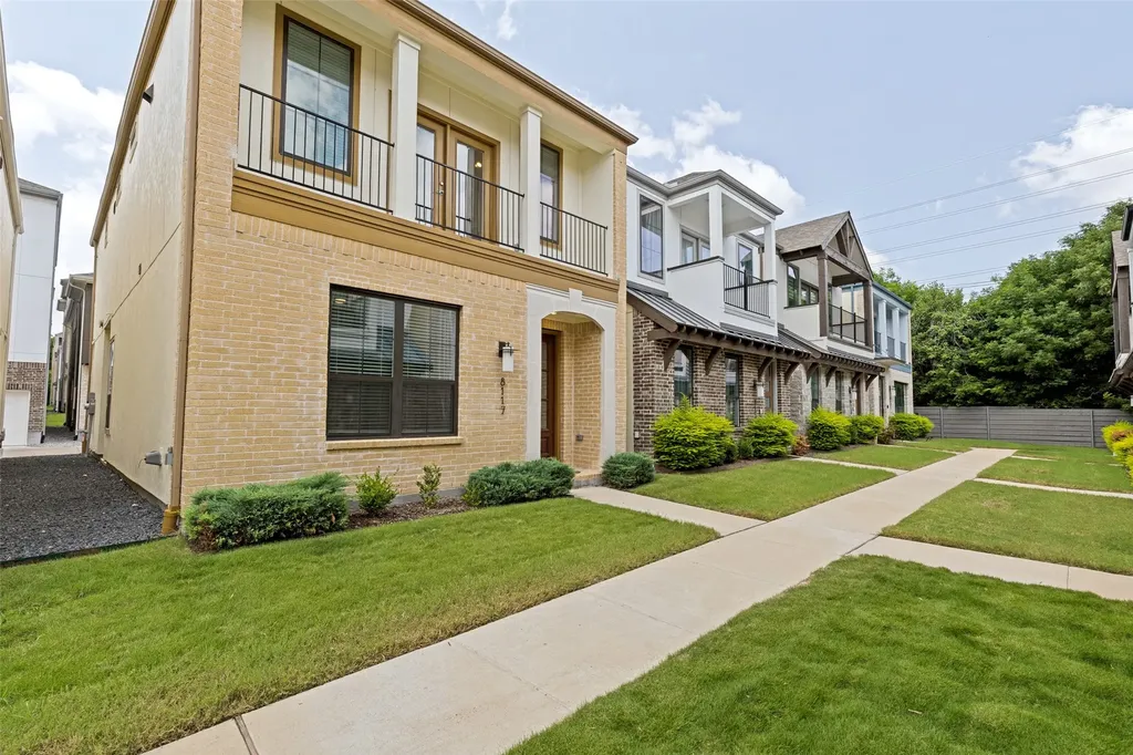 8117 Radnor Road Dallas TX 75231