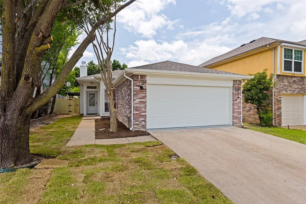1926 Geary Street Garland TX 75043