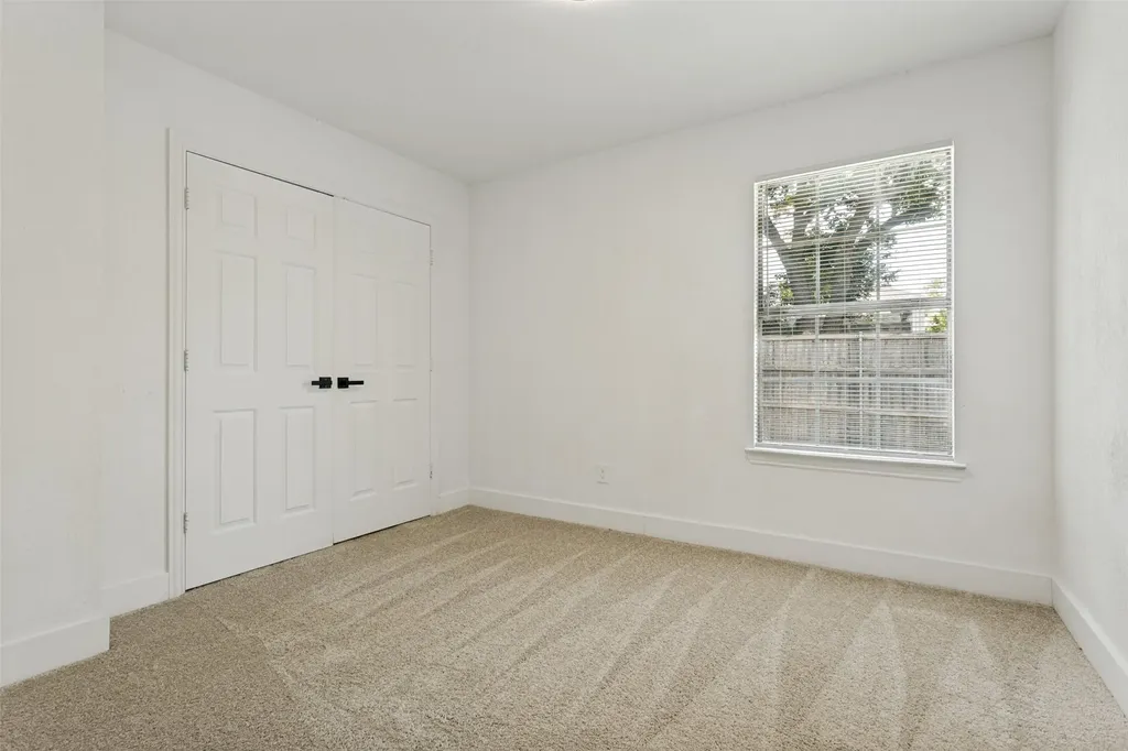 1926 Geary Street Garland TX 75043