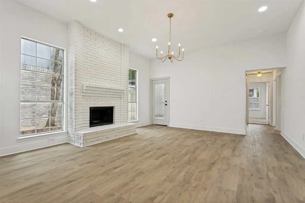 1926 Geary Street Garland TX 75043