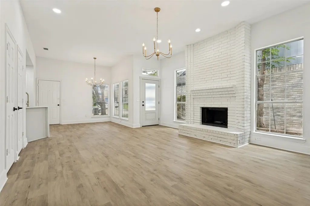 1926 Geary Street Garland TX 75043