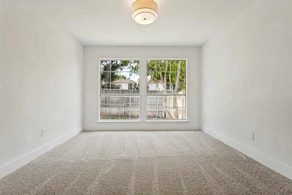 1926 Geary Street Garland TX 75043