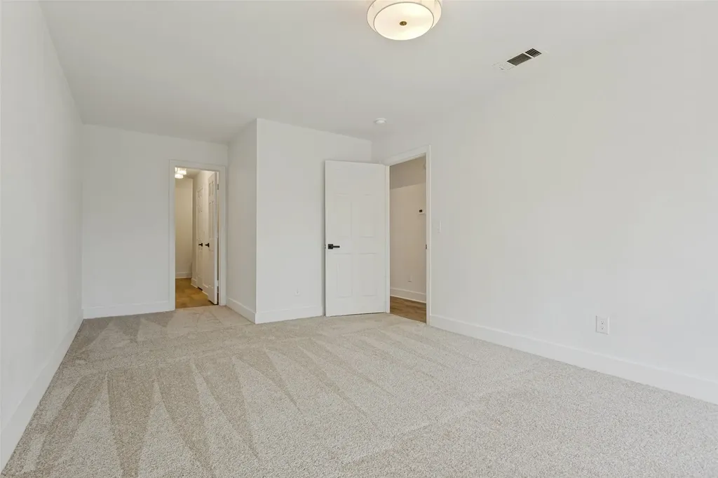 1926 Geary Street Garland TX 75043