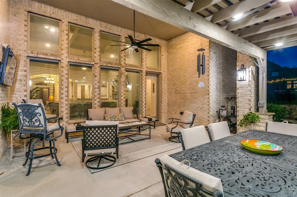 1024 Myers Park Trail Roanoke TX 76262