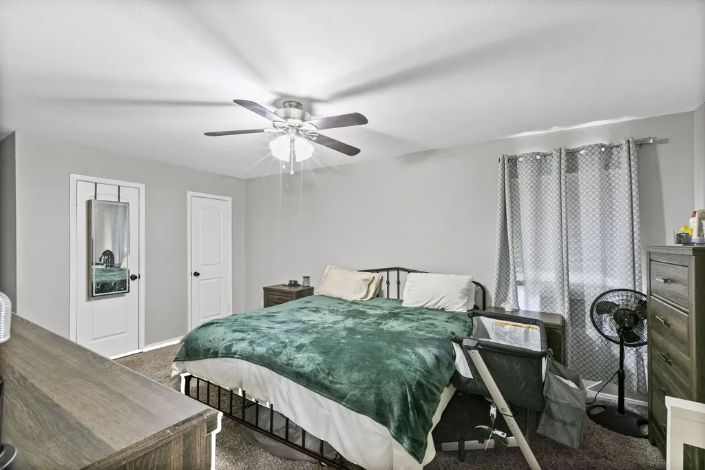 224 Crockett Hewitt TX 76643