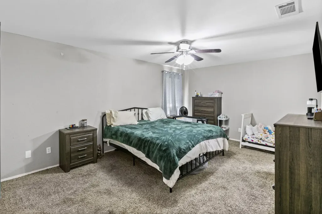 224 Crockett Hewitt TX 76643