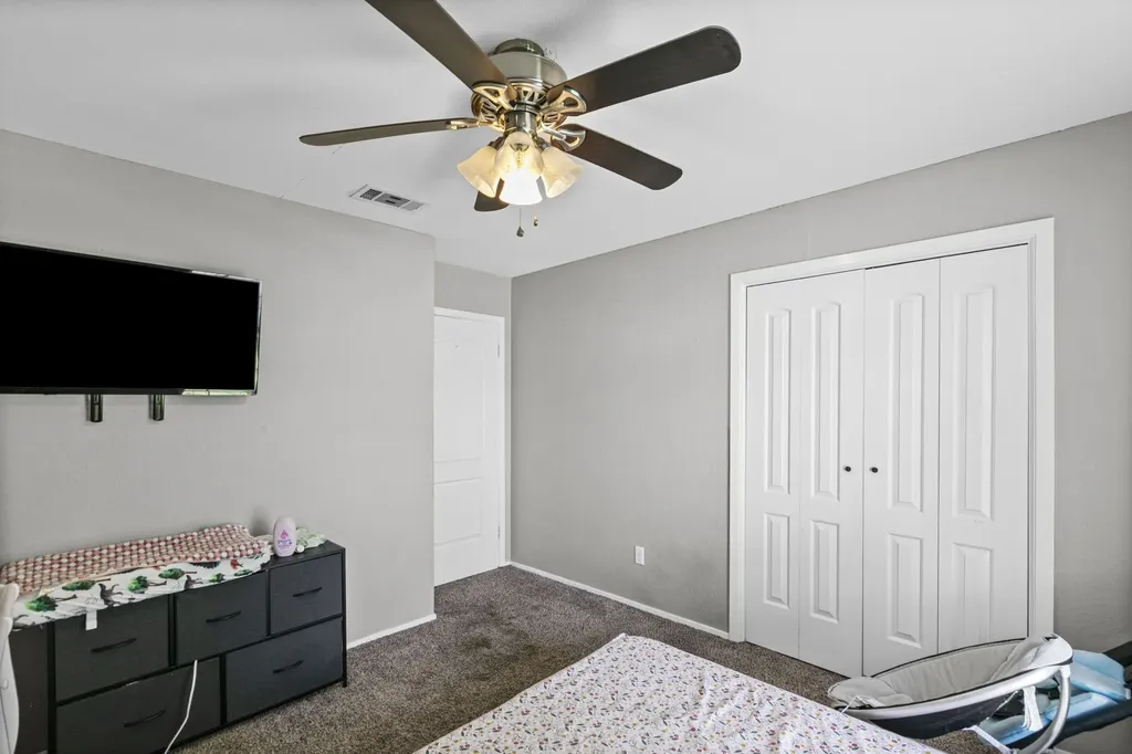 224 Crockett Hewitt TX 76643
