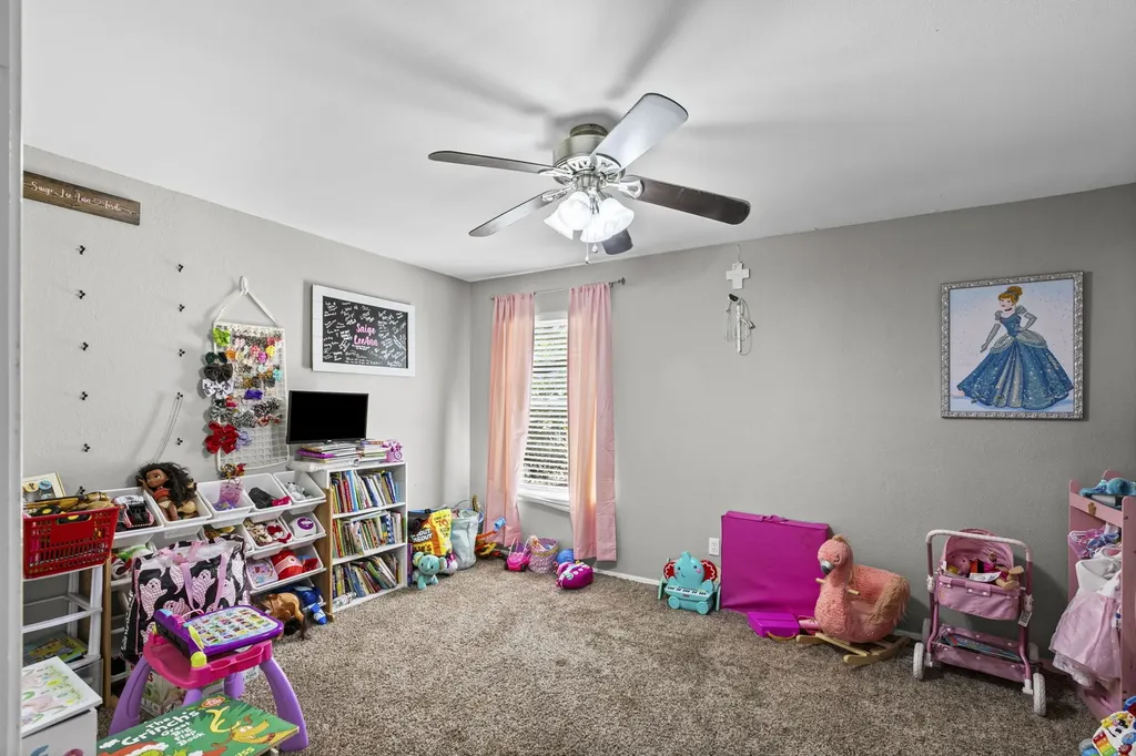 224 Crockett Hewitt TX 76643
