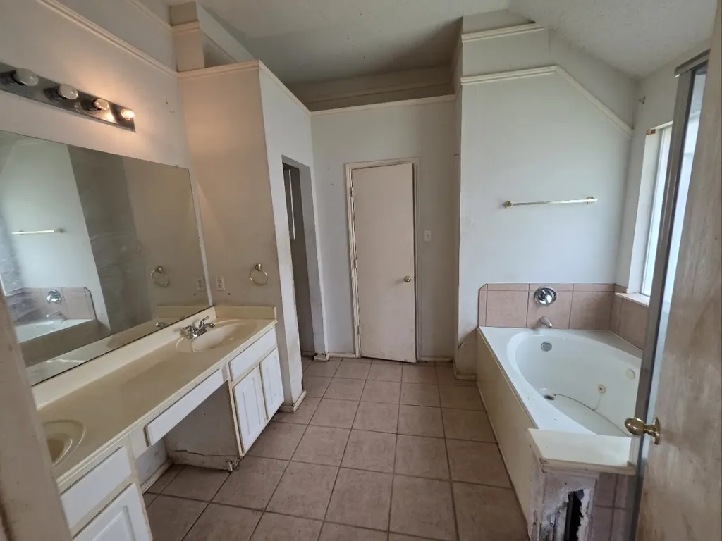 608 Prairie Gulch Drive Fort Worth TX 76140