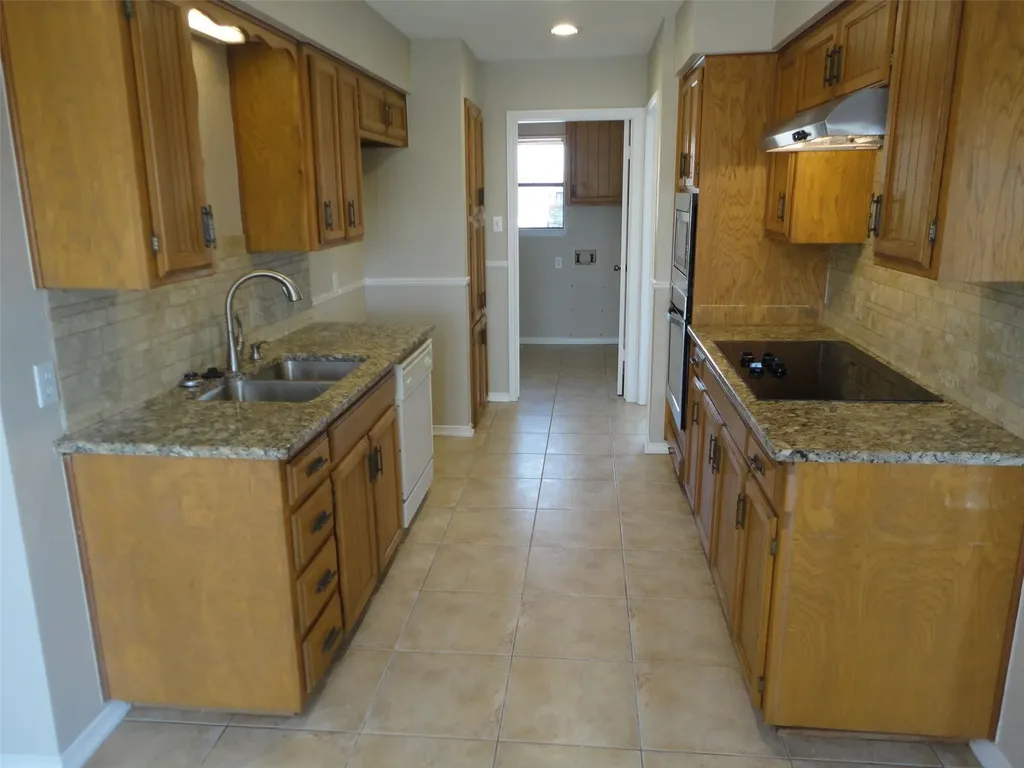 7517 Cimarron Drive North Richland Hills TX 76182
