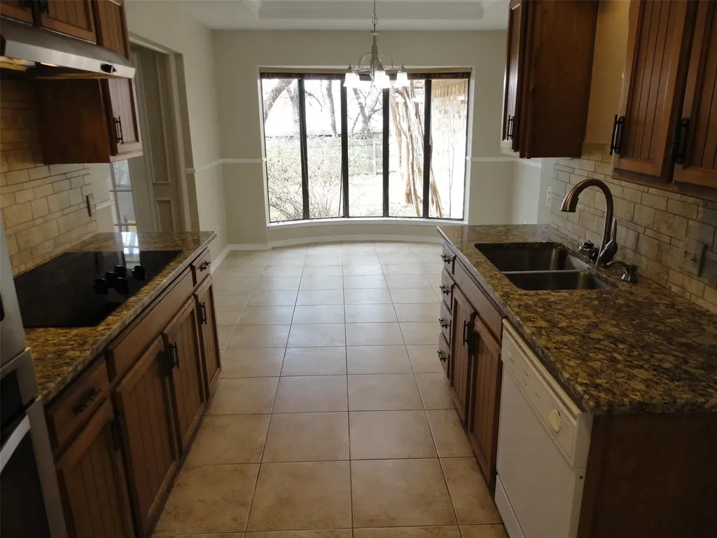 7517 Cimarron Drive North Richland Hills TX 76182