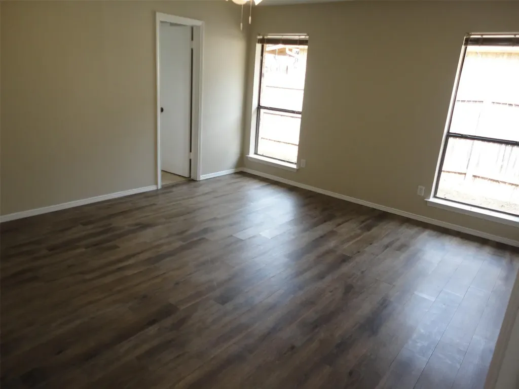 7517 Cimarron Drive North Richland Hills TX 76182