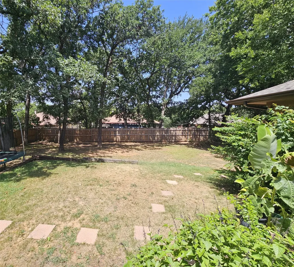 7517 Cimarron Drive North Richland Hills TX 76182