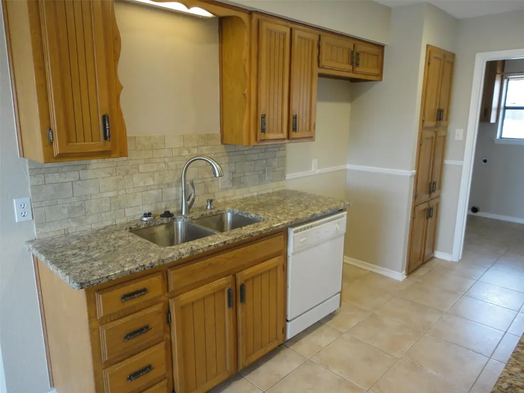 7517 Cimarron Drive North Richland Hills TX 76182