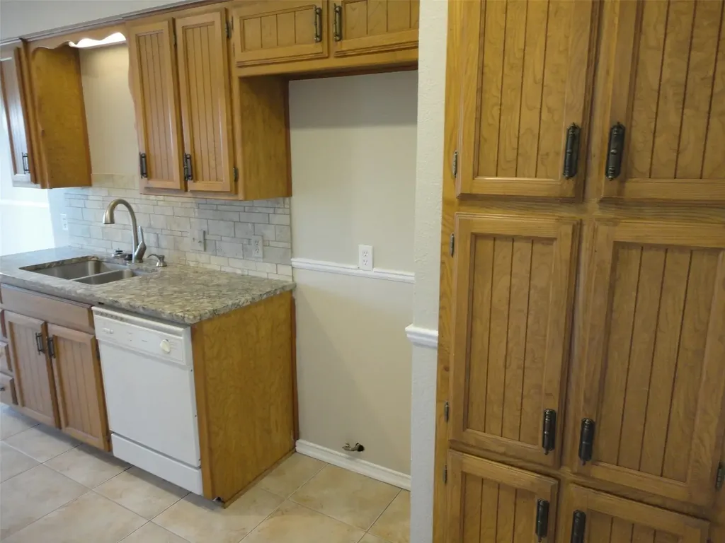 7517 Cimarron Drive North Richland Hills TX 76182