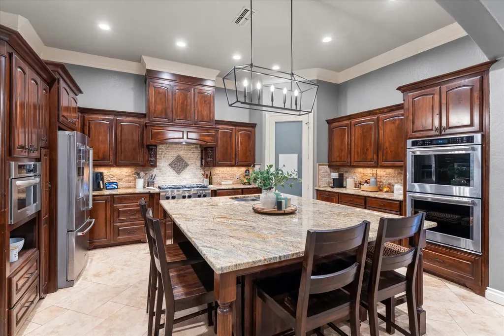 3903 Clarkway Place Longview TX 75605