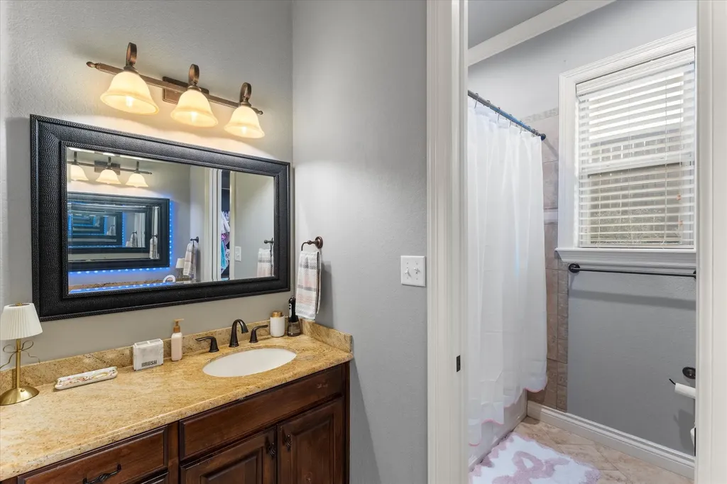 3903 Clarkway Place Longview TX 75605