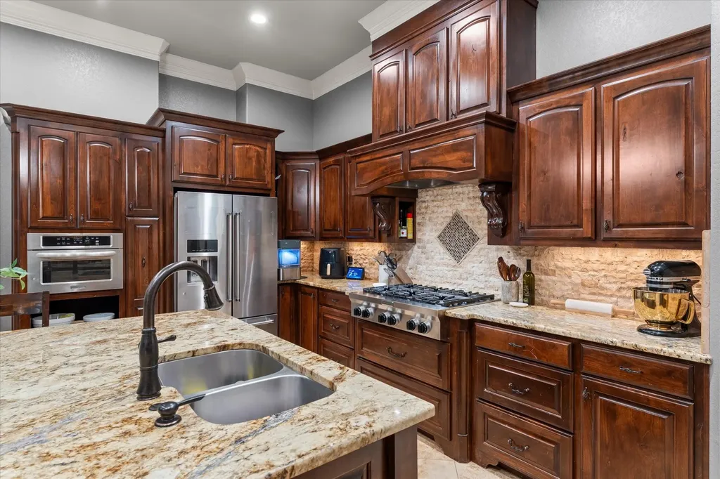 3903 Clarkway Place Longview TX 75605