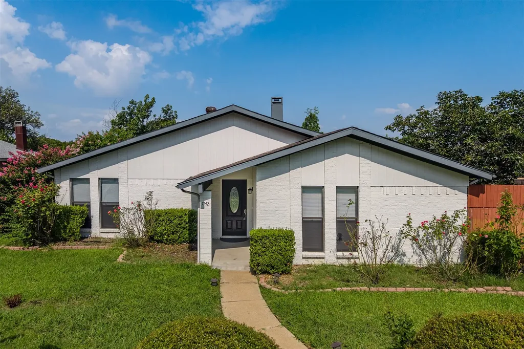 1742 Delaford Drive Carrollton TX 75007