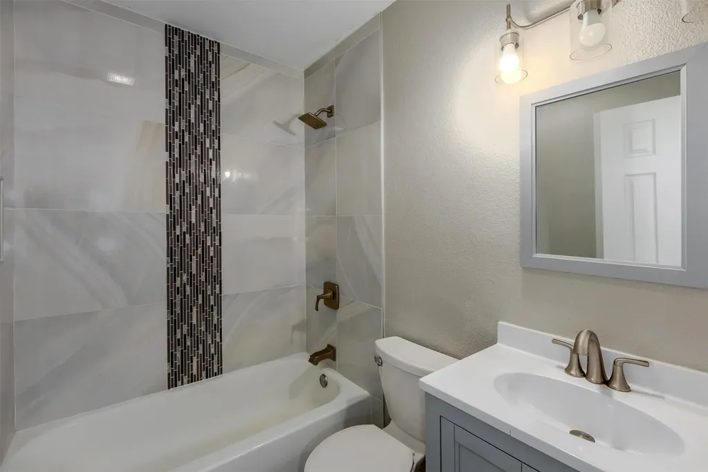1742 Delaford Drive Carrollton TX 75007