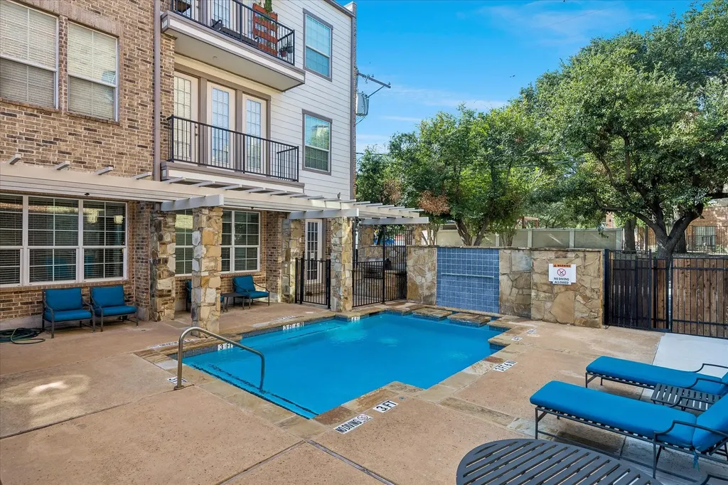 950 Henderson Street Fort Worth TX 76102