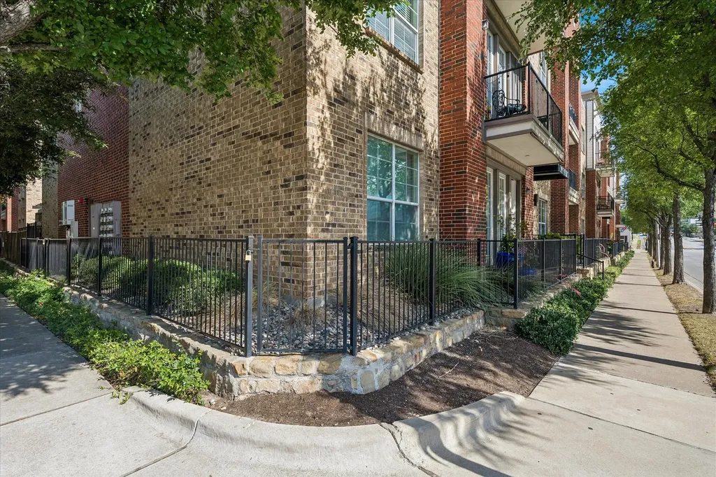 950 Henderson Street Fort Worth TX 76102