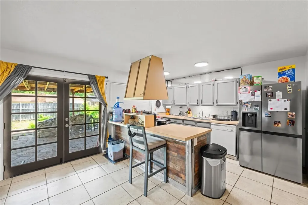 11623 Lochlynn Circle Dallas TX 75228