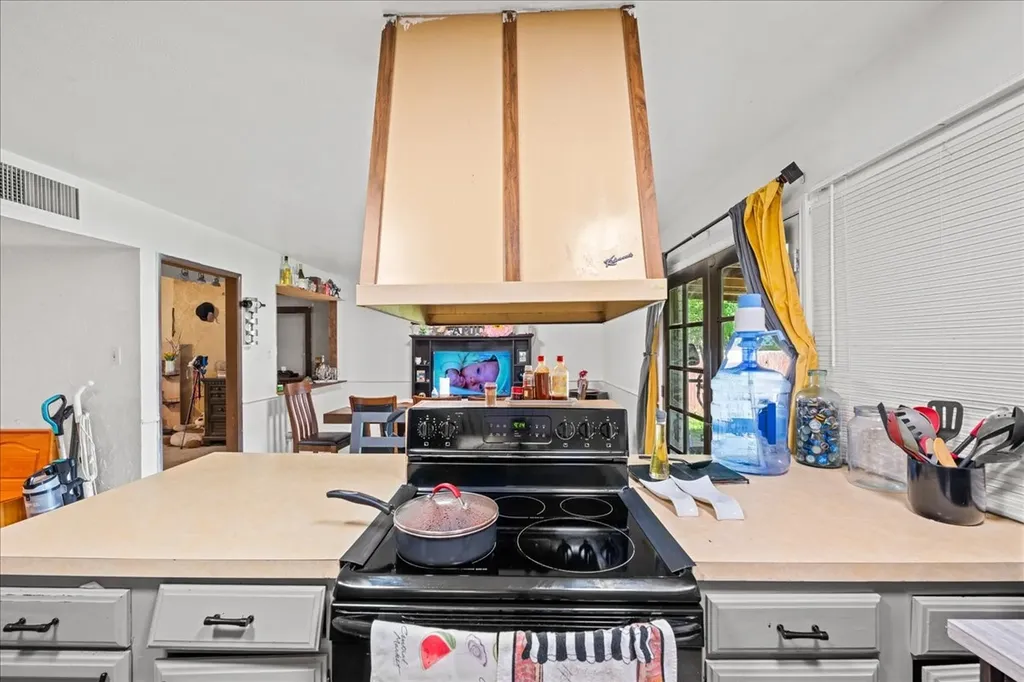 11623 Lochlynn Circle Dallas TX 75228