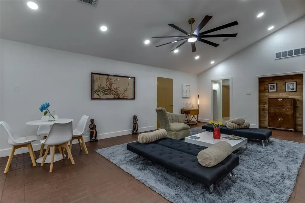 1729 Boca Chica Drive Dallas TX 75232