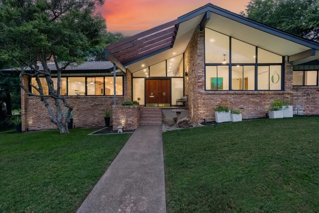 1729 Boca Chica Drive Dallas TX 75232