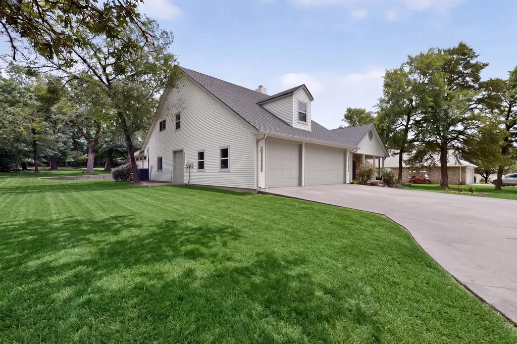 715 Kiowa Drive E Gainesville TX 76240