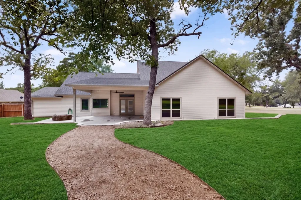 715 Kiowa Drive E Gainesville TX 76240