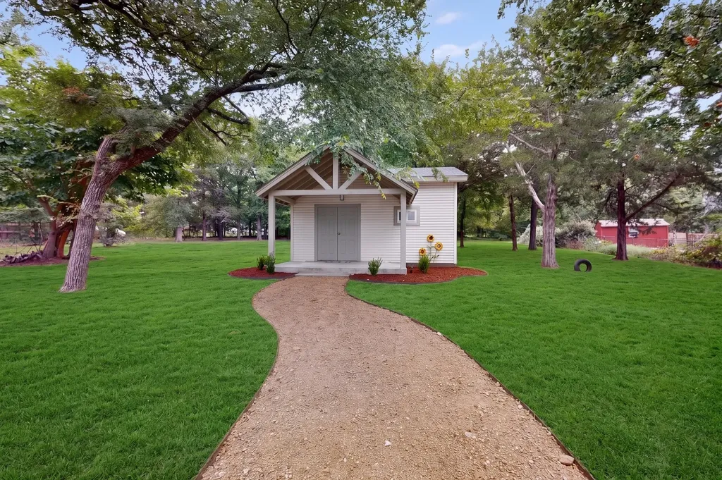 715 Kiowa Drive E Gainesville TX 76240