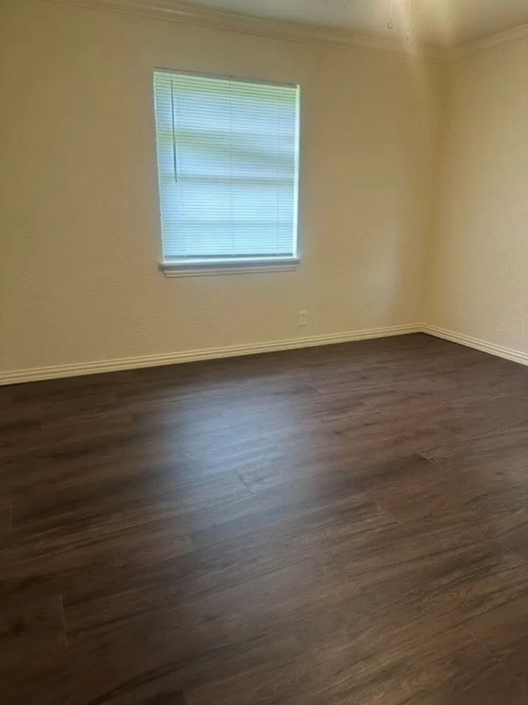 106 Tipton Street Whitesboro TX 76273