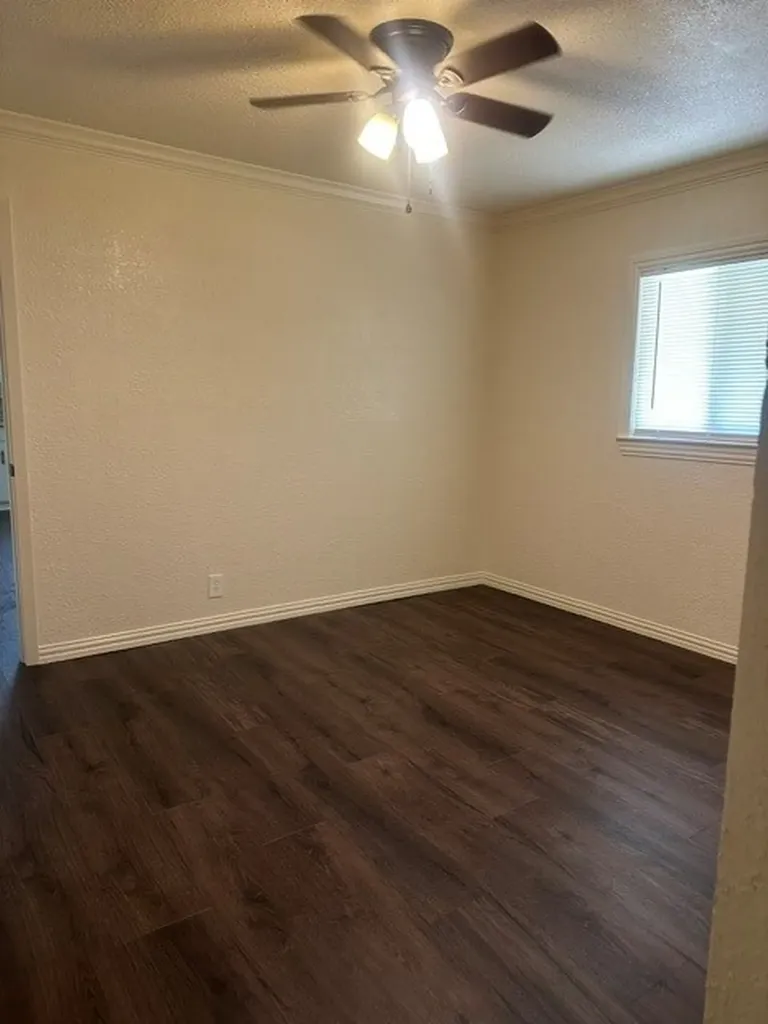 106 Tipton Street Whitesboro TX 76273