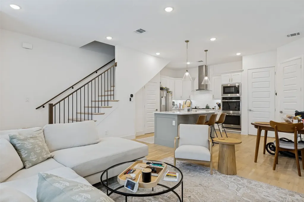 8114 Fallston Court Dallas TX 75231