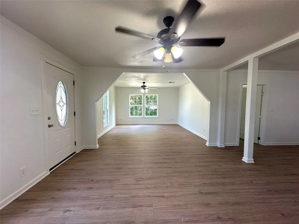 1007 N Lane Street Comanche TX 76442