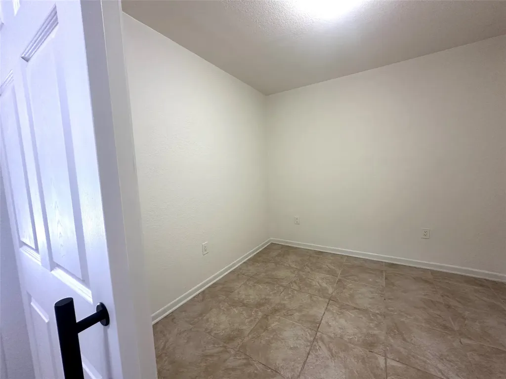 1007 N Lane Street Comanche TX 76442