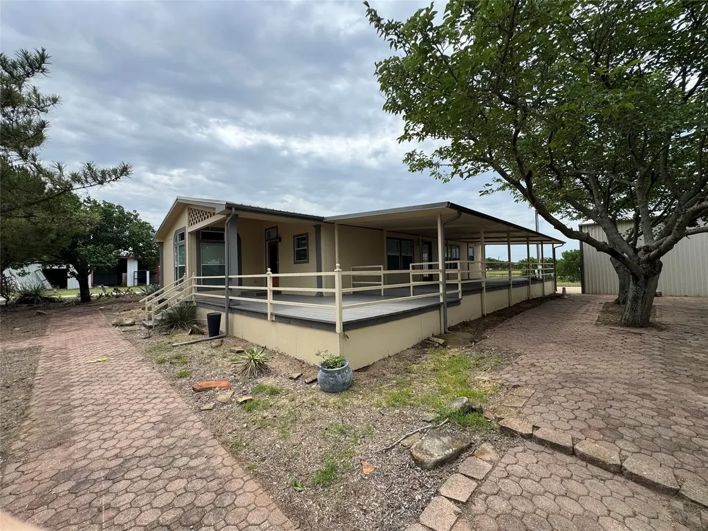 197 Private Road 4652 Rhome TX 76078