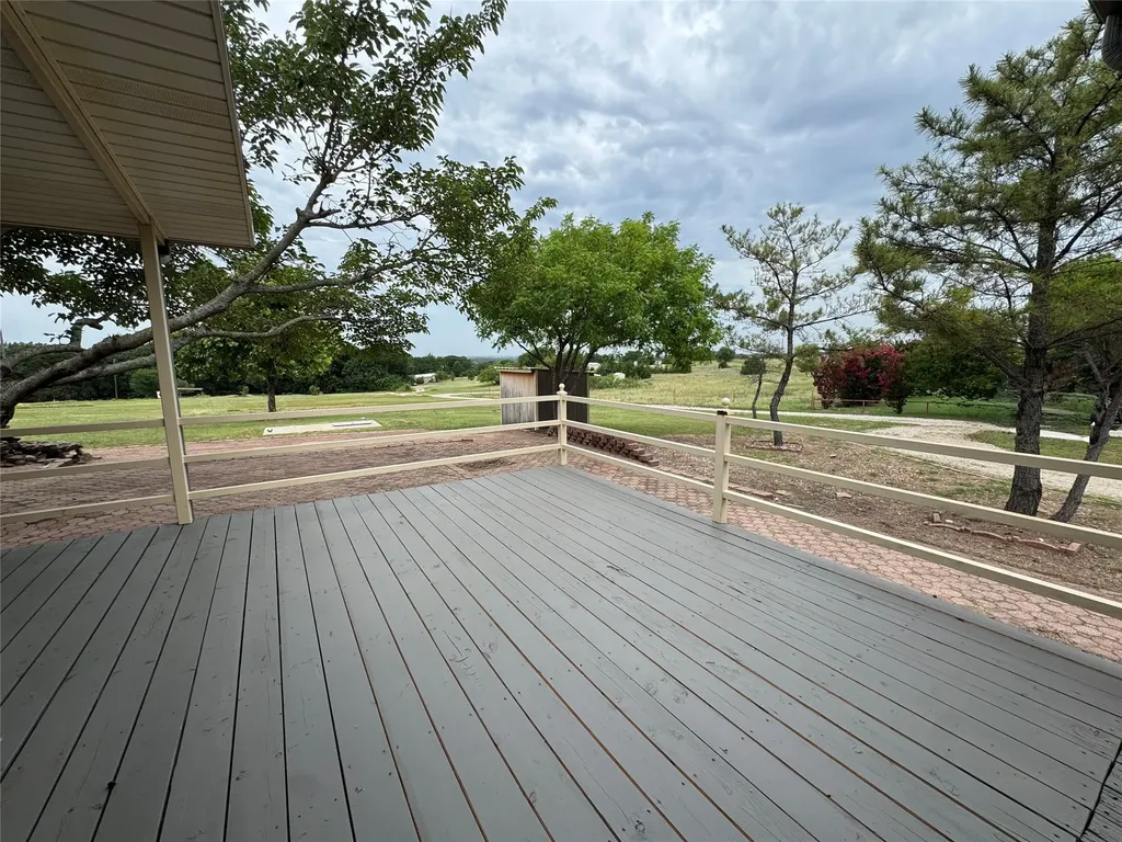 197 Private Road 4652 Rhome TX 76078