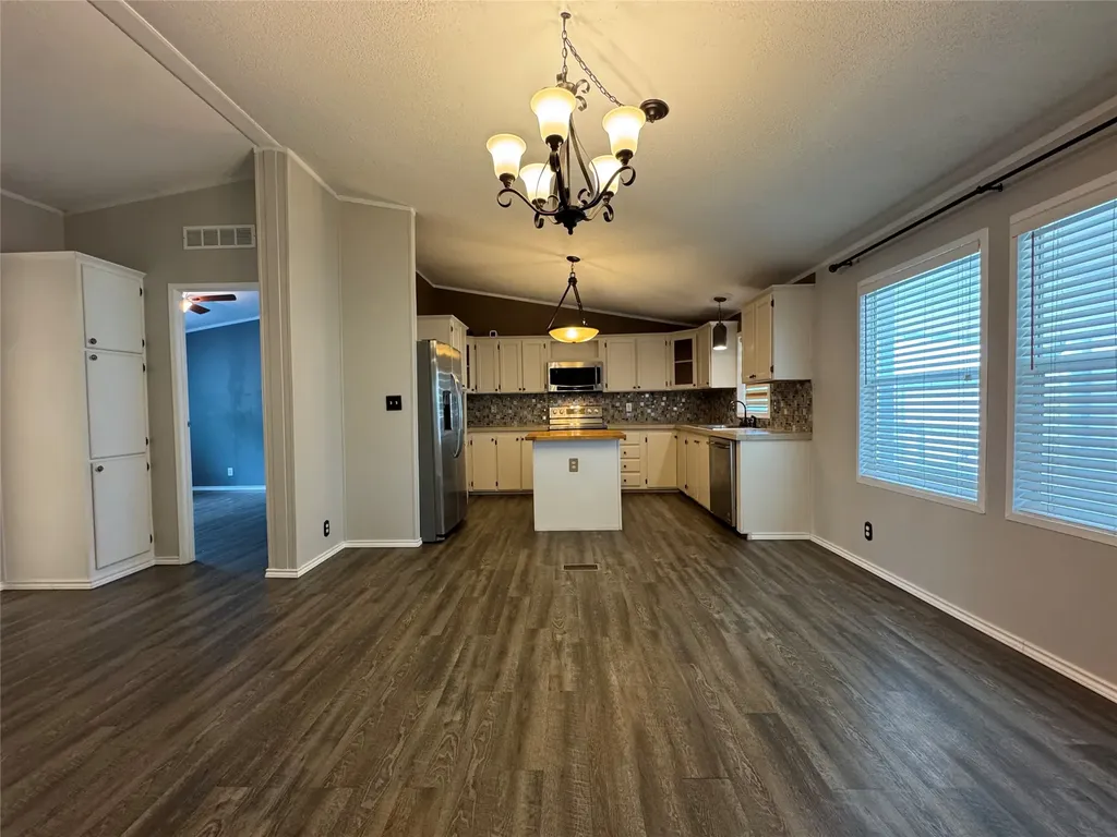 197 Private Road 4652 Rhome TX 76078