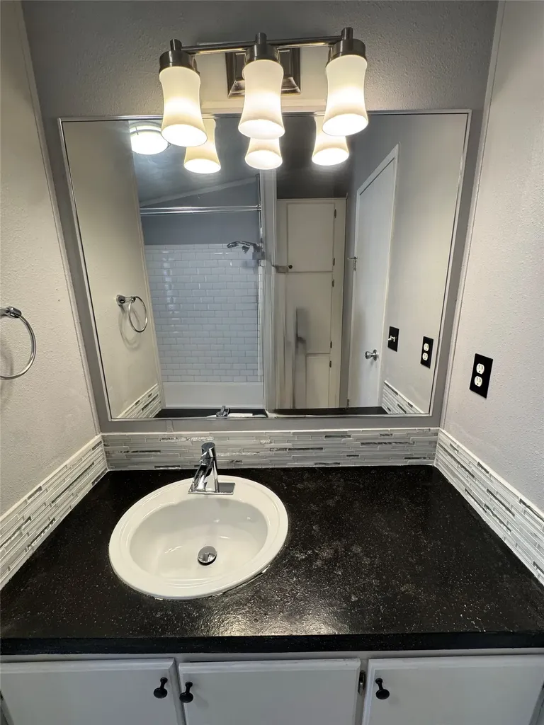 197 Private Road 4652 Rhome TX 76078