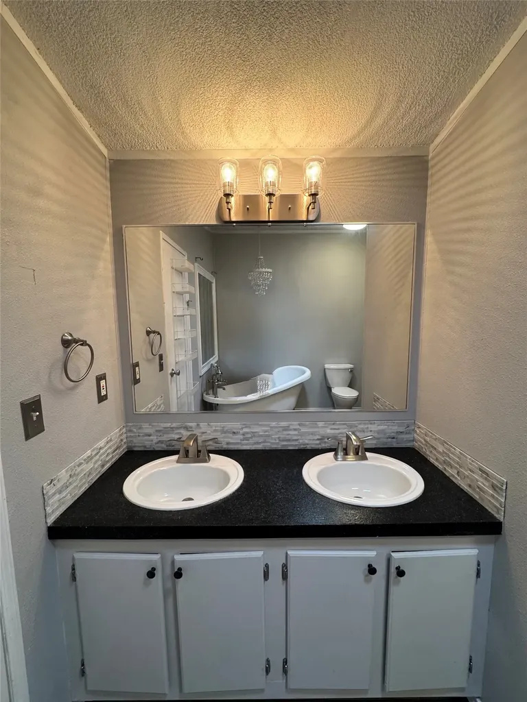 197 Private Road 4652 Rhome TX 76078