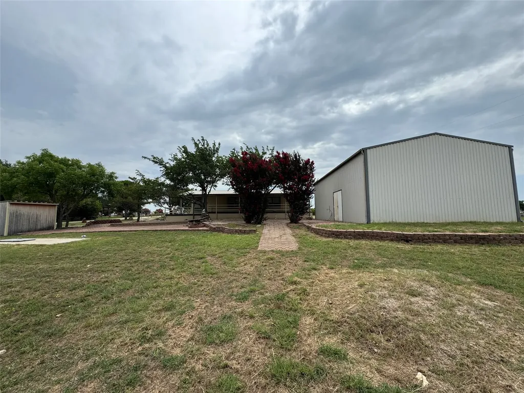 197 Private Road 4652 Rhome TX 76078