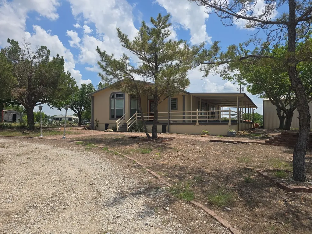 197 Private Road 4652 Rhome TX 76078