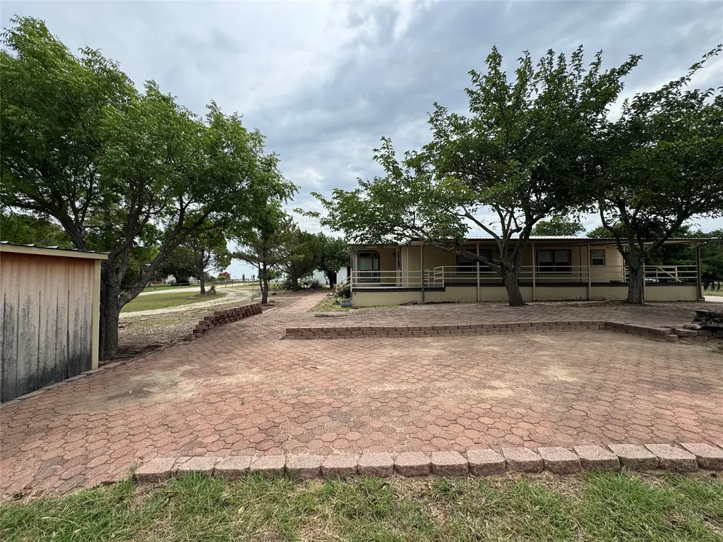 197 Private Road 4652 Rhome TX 76078