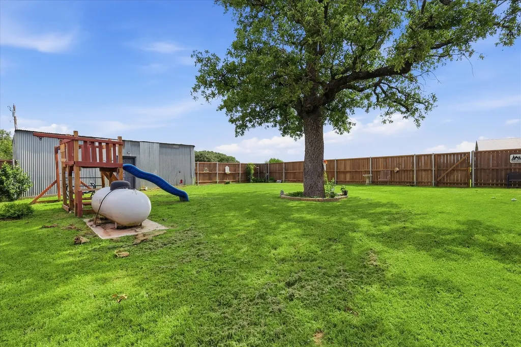 1785 County Road 208 Gainesville TX 76240