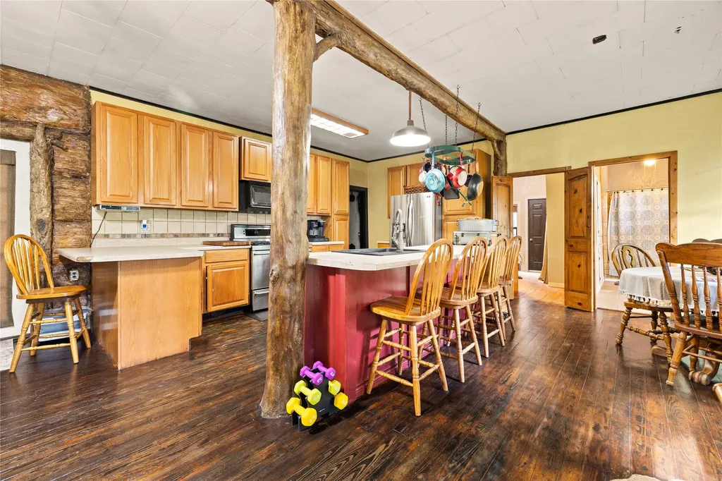 21900 N Cr 2127 Henderson TX 75652
