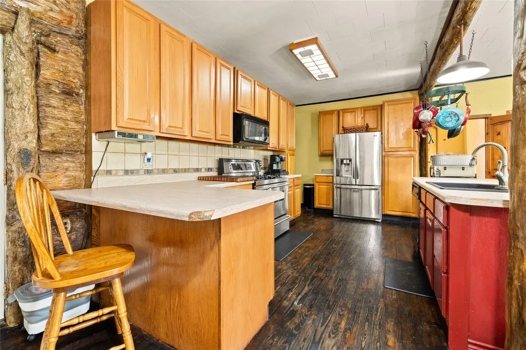 21900 N Cr 2127 Henderson TX 75652